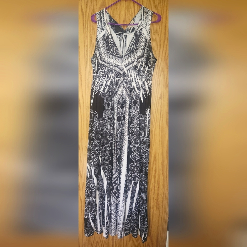 Live and Let Live Black and White Paisley Maxi Dress